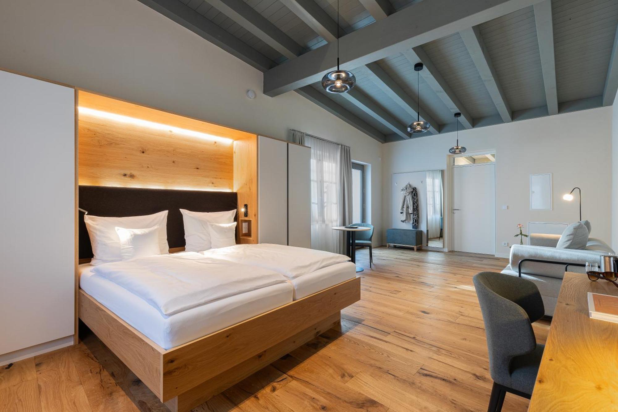 Boutique Hotel Gruener Zweig Schlettau Экстерьер фото